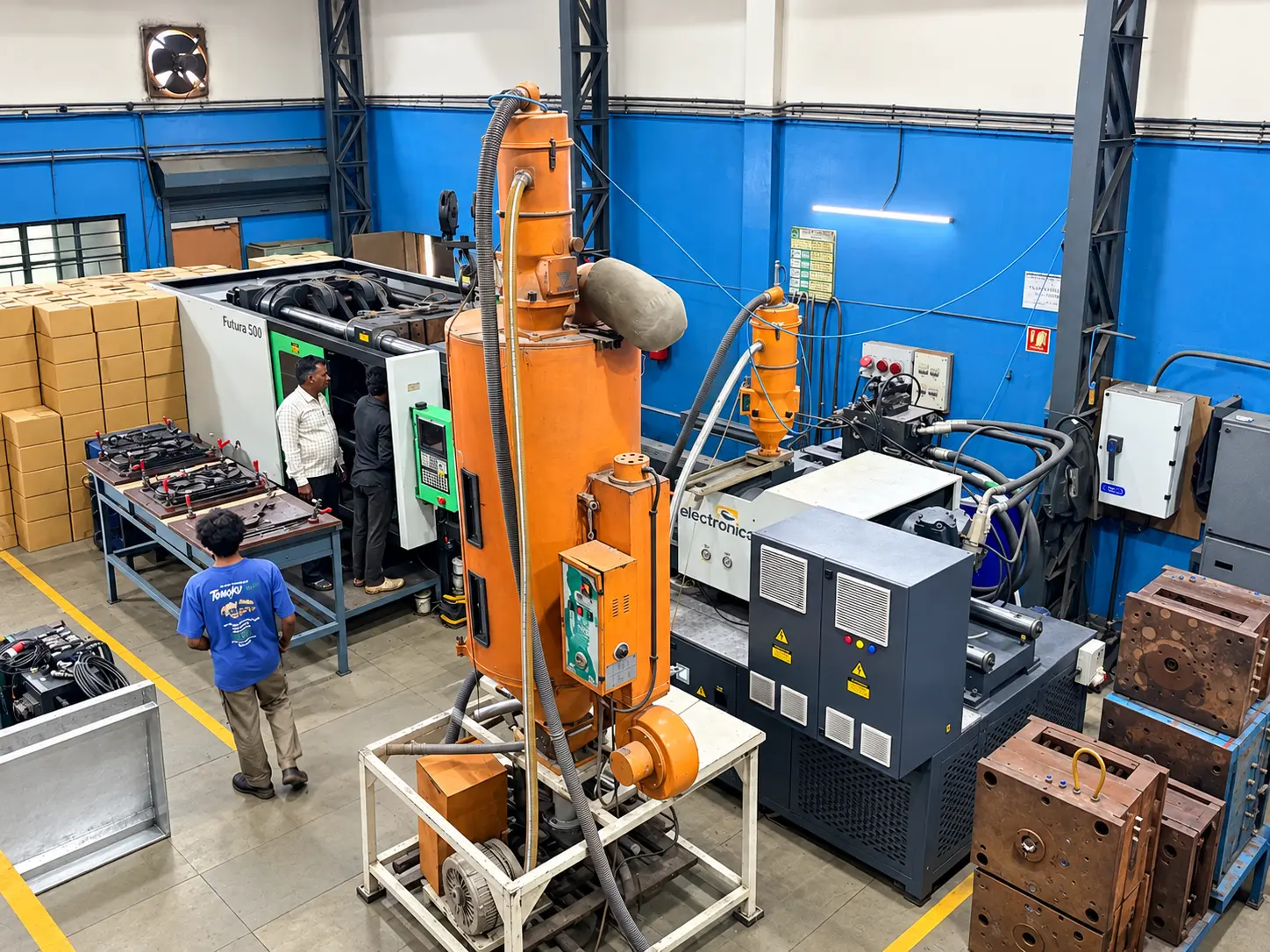 Electronica Futura 500 injection moulding machine at Kamakshi Plastics